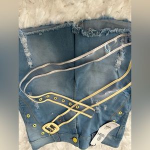 short with belt Colombian